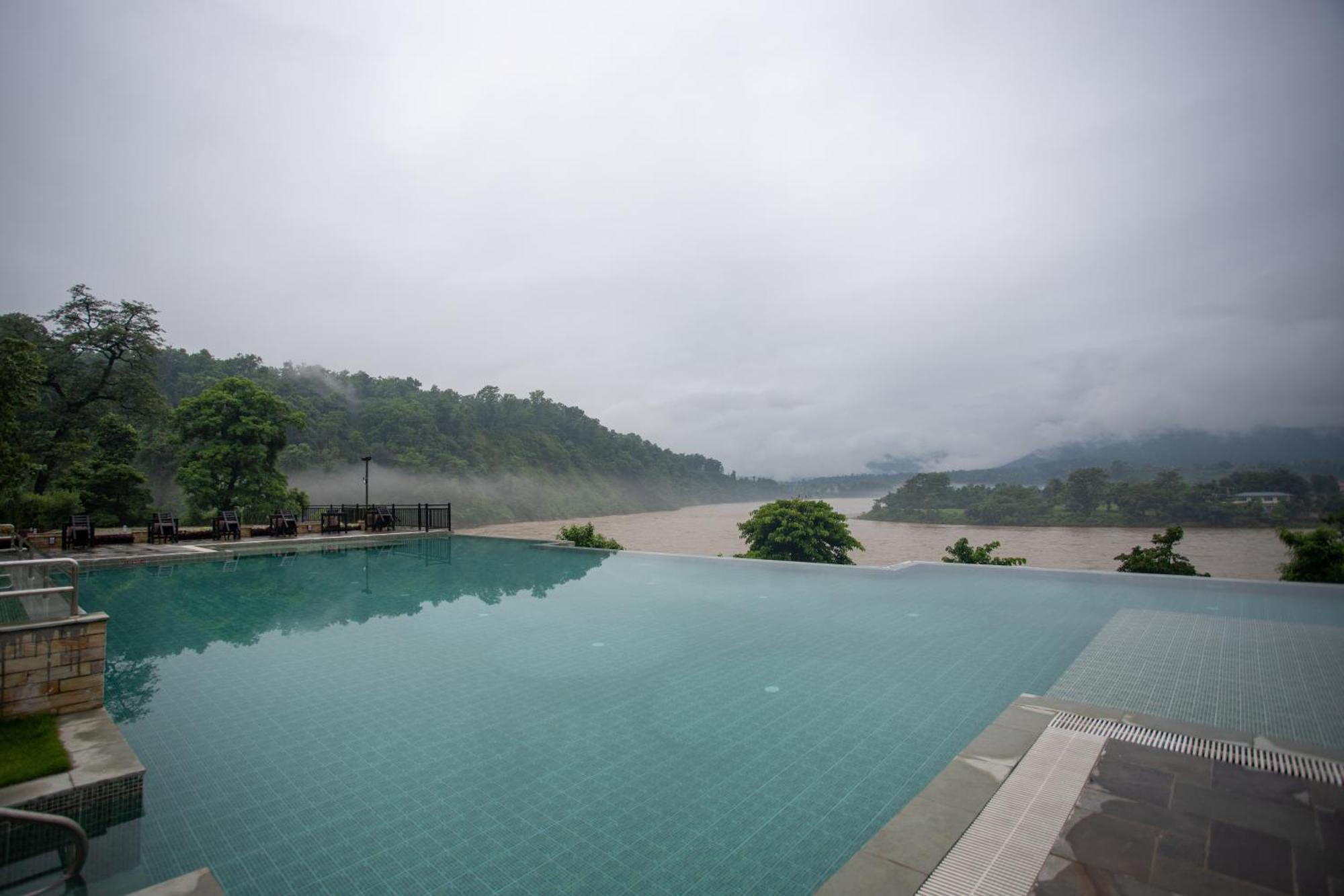 Regenta Resort & Spa By Riverside, شيتوان المظهر الخارجي الصورة