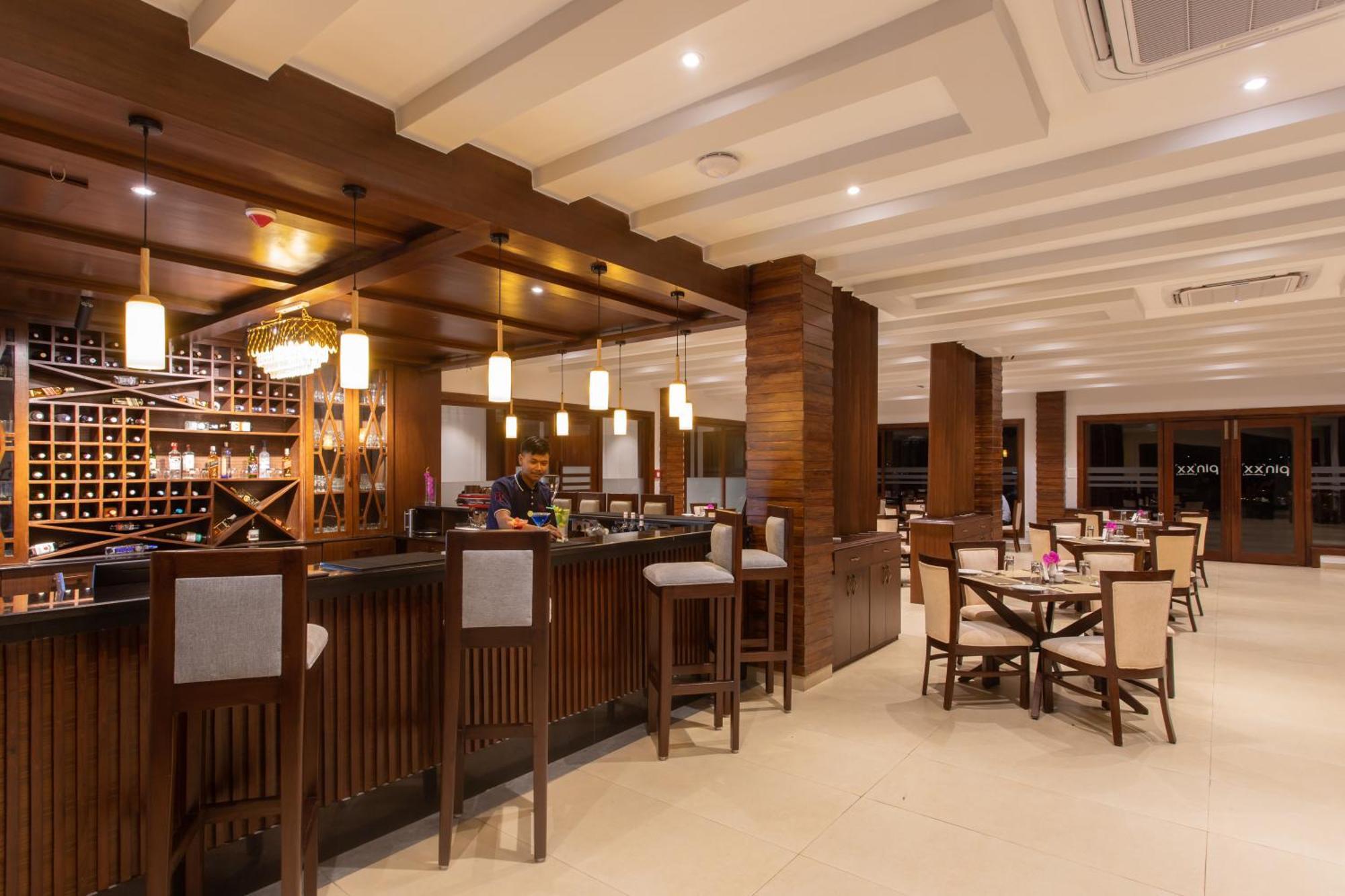 Regenta Resort & Spa By Riverside, شيتوان المظهر الخارجي الصورة