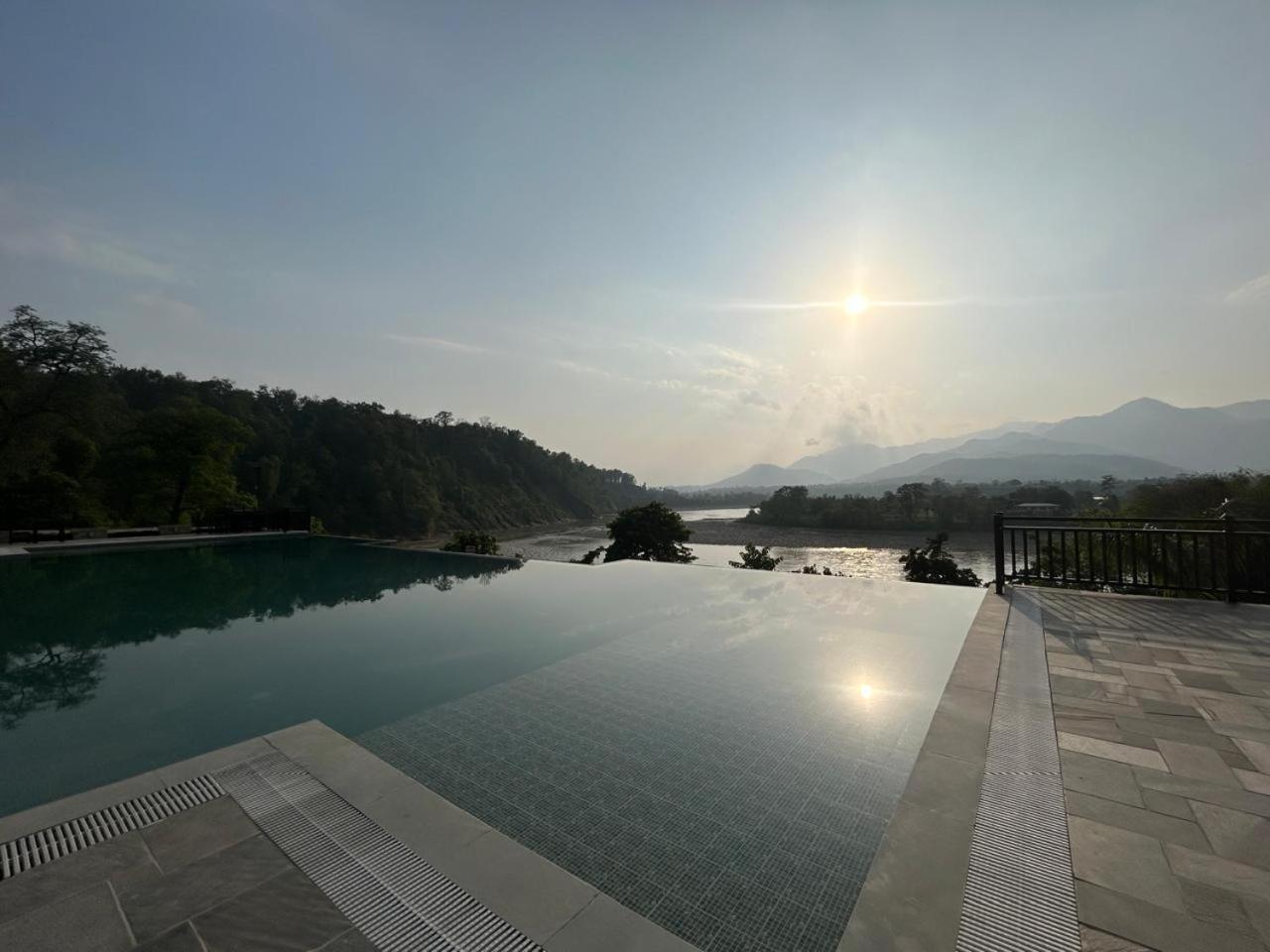 Regenta Resort & Spa By Riverside, شيتوان المظهر الخارجي الصورة