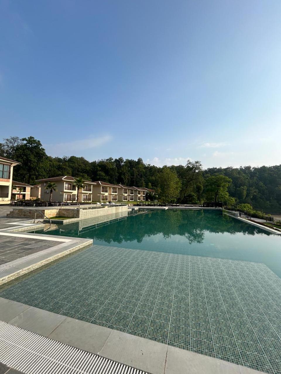 Regenta Resort & Spa By Riverside, شيتوان المظهر الخارجي الصورة