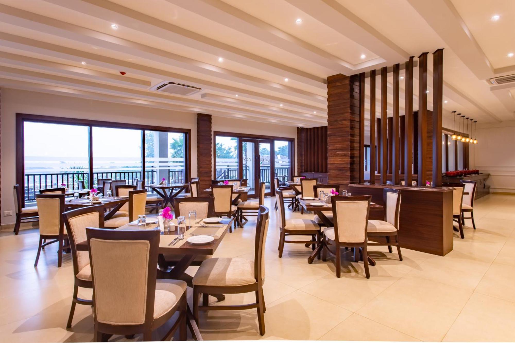 Regenta Resort & Spa By Riverside, شيتوان المظهر الخارجي الصورة